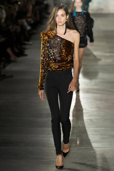 Look 46